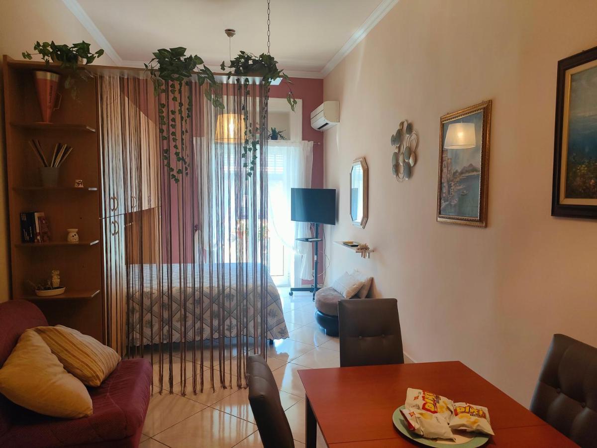 Madda'S Apartament Napoli Esterno foto