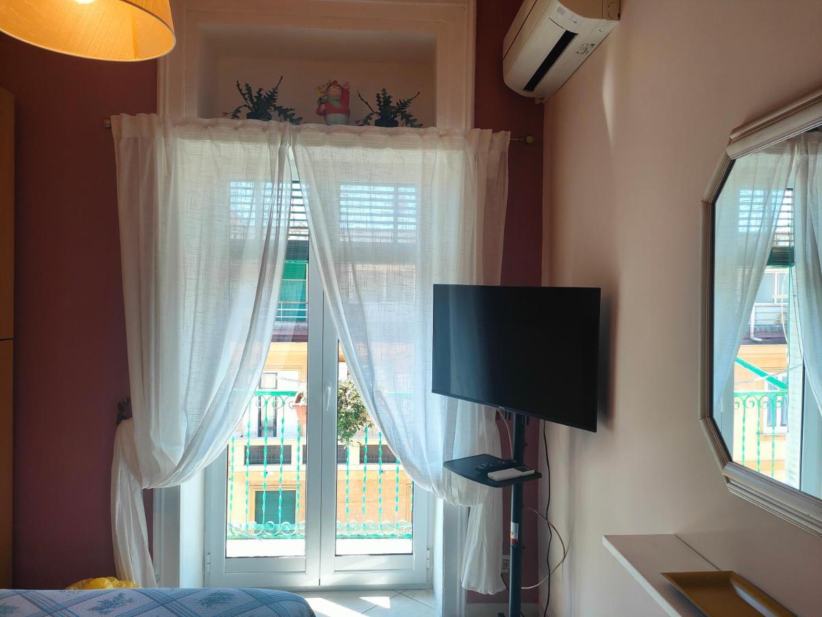 Madda'S Apartament Napoli Esterno foto