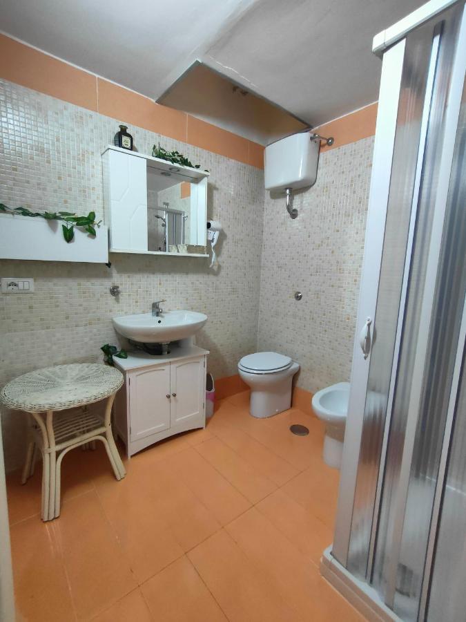 Madda'S Apartament Napoli Esterno foto