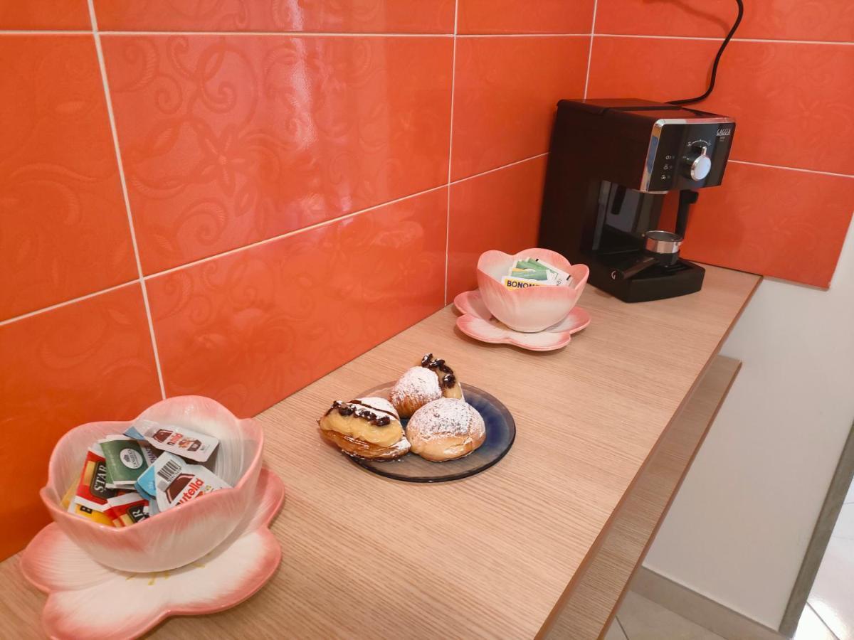 Madda'S Apartament Napoli Esterno foto