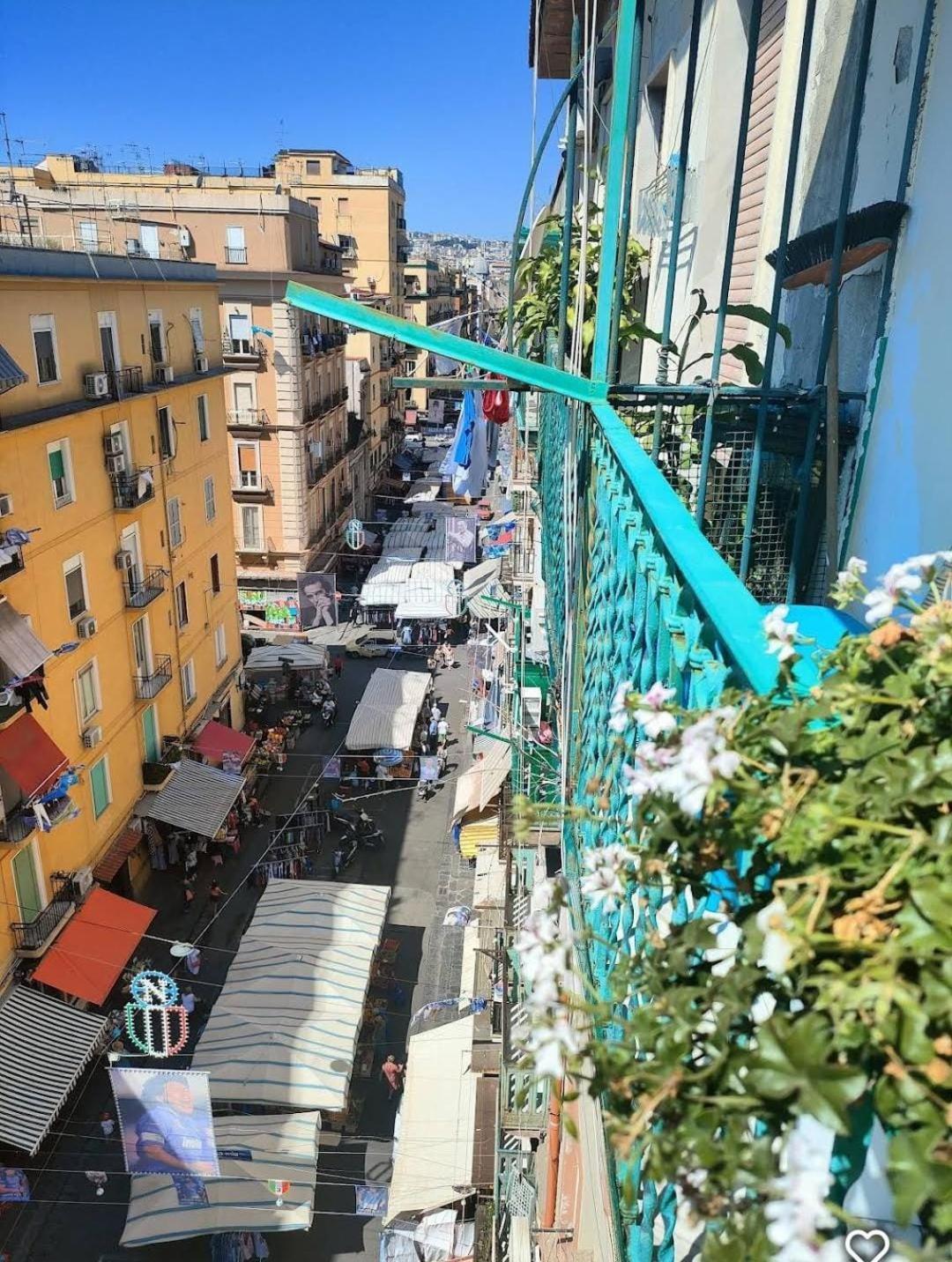 Madda'S Apartament Napoli Esterno foto